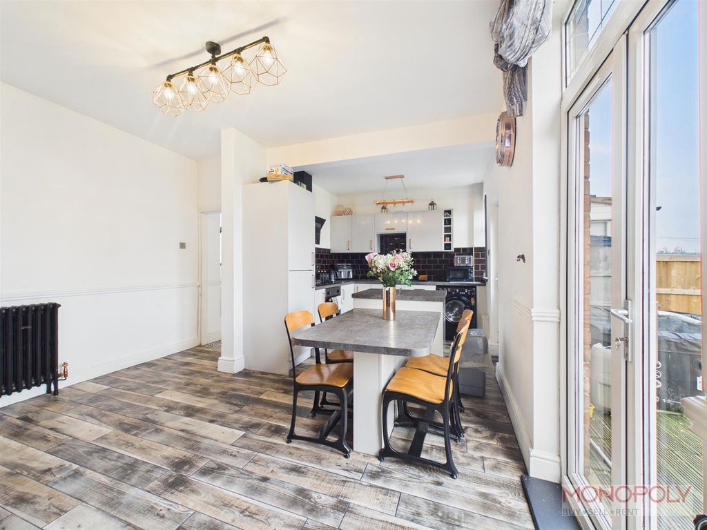 Property photo 2 of 30 Cam01943G0-Pr0633-Still006.Jpg