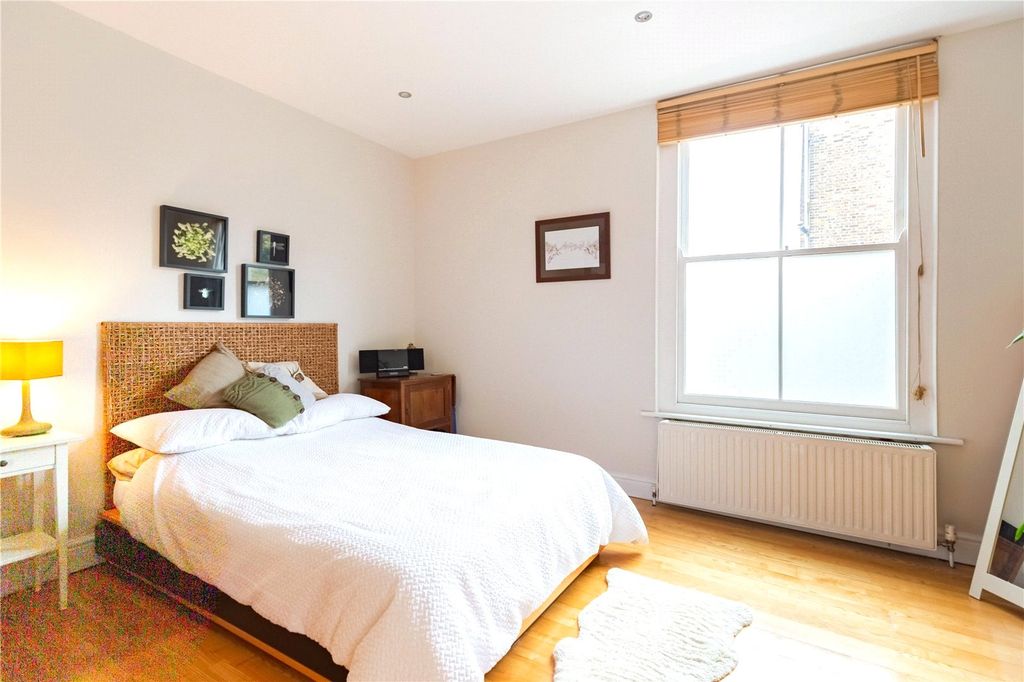 Property photo 3 of 8 Picture No. 06