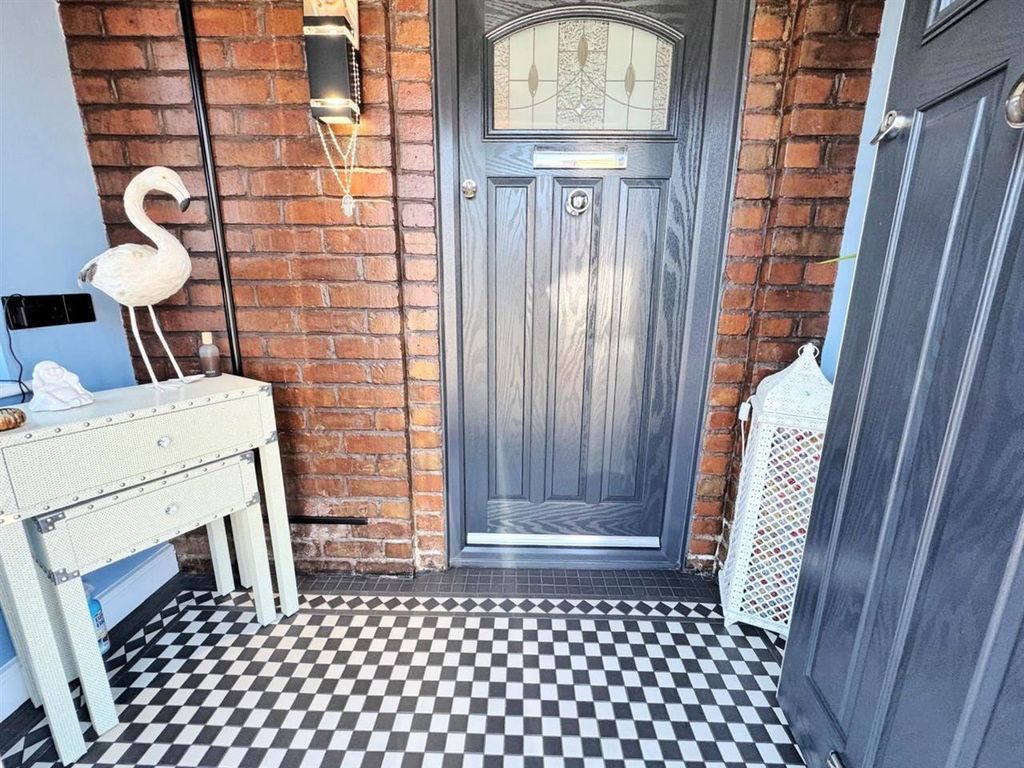 Property photo 3 of 17 Porch