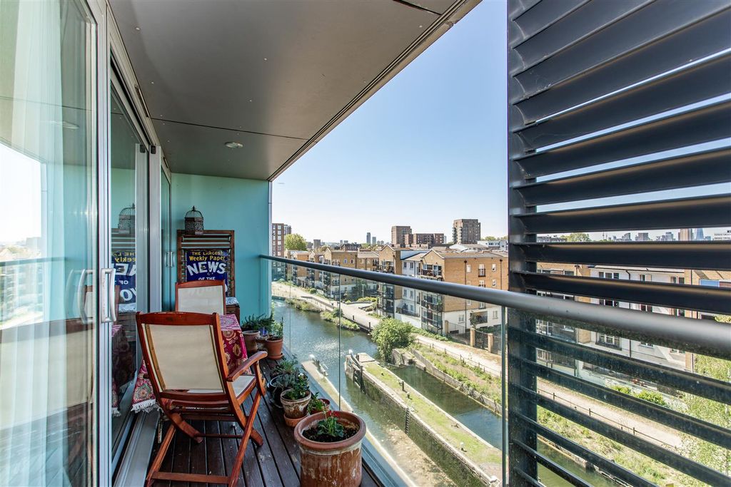 Property photo 1 of 13 Balcony