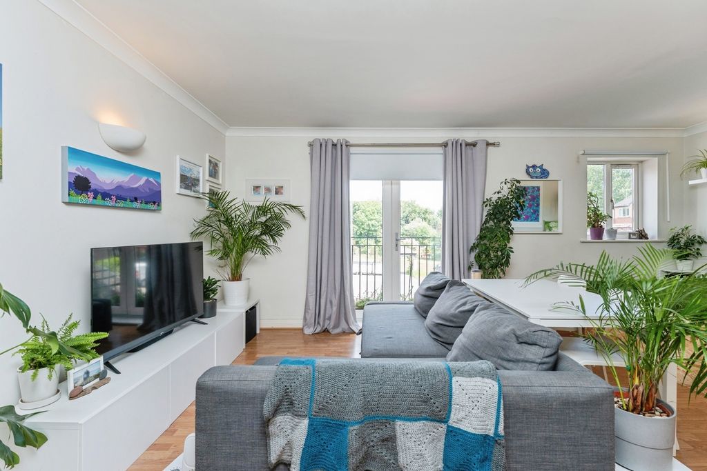 Property photo 3 of 16 Open Plan Lounge