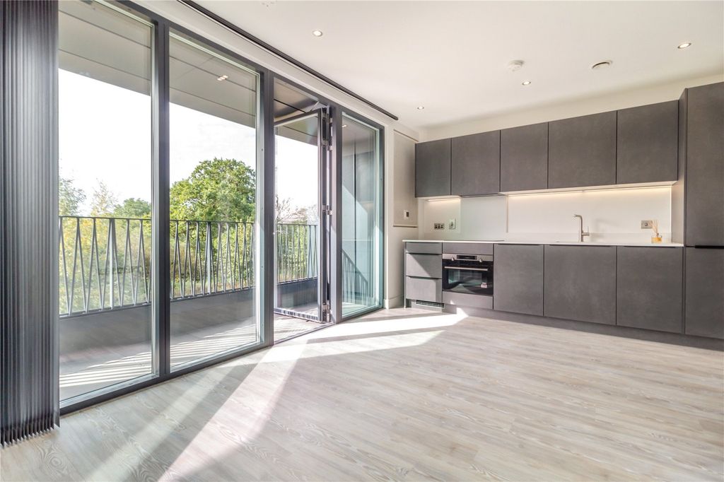 Property photo 2 of 13 Lounge/Kitchen