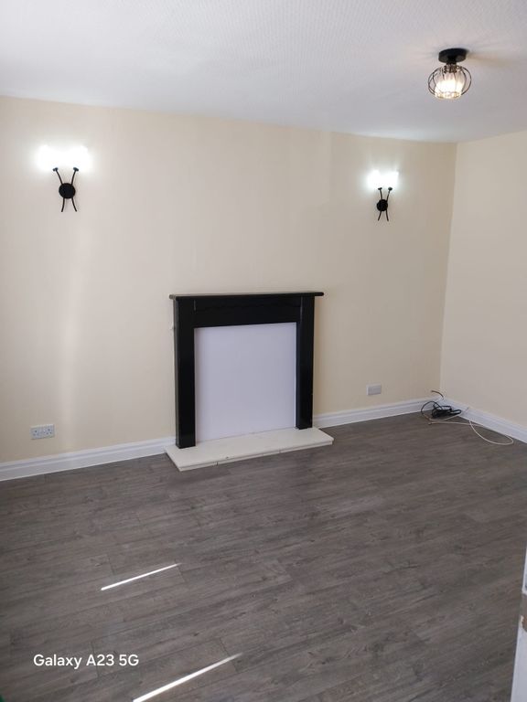 Property photo 3 of 9 40 Crowden Road (3)