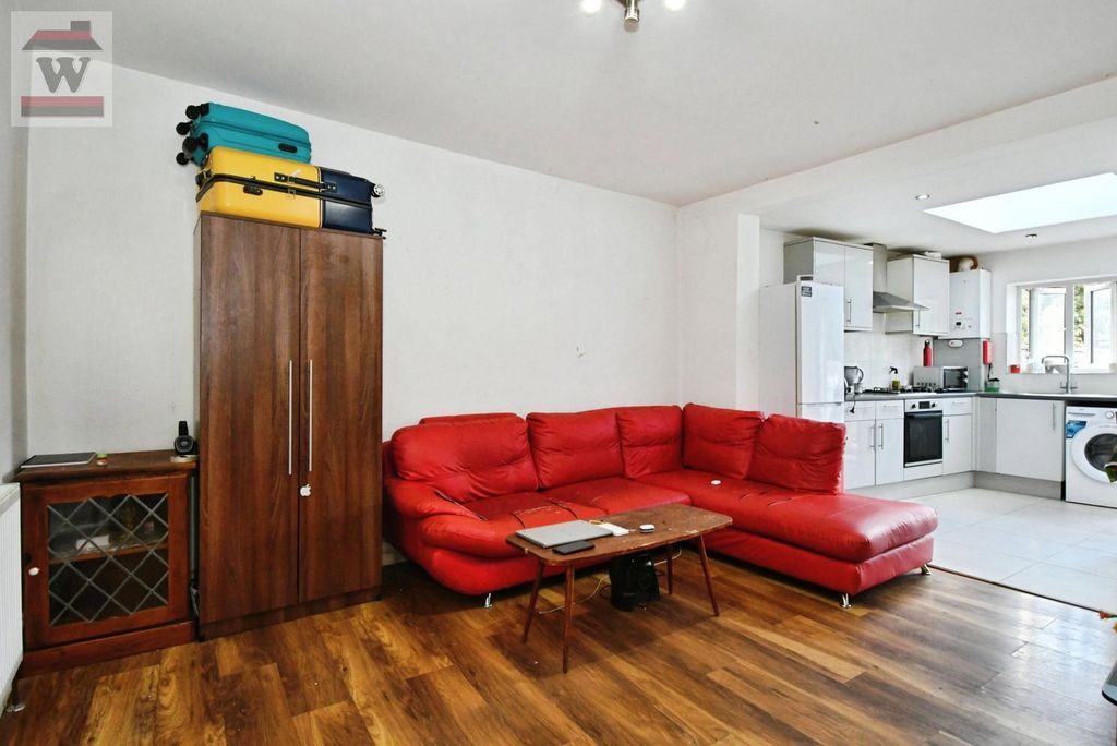 Property photo 2 of 4