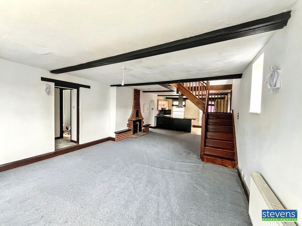 Property photo 2 of 14 Image00010