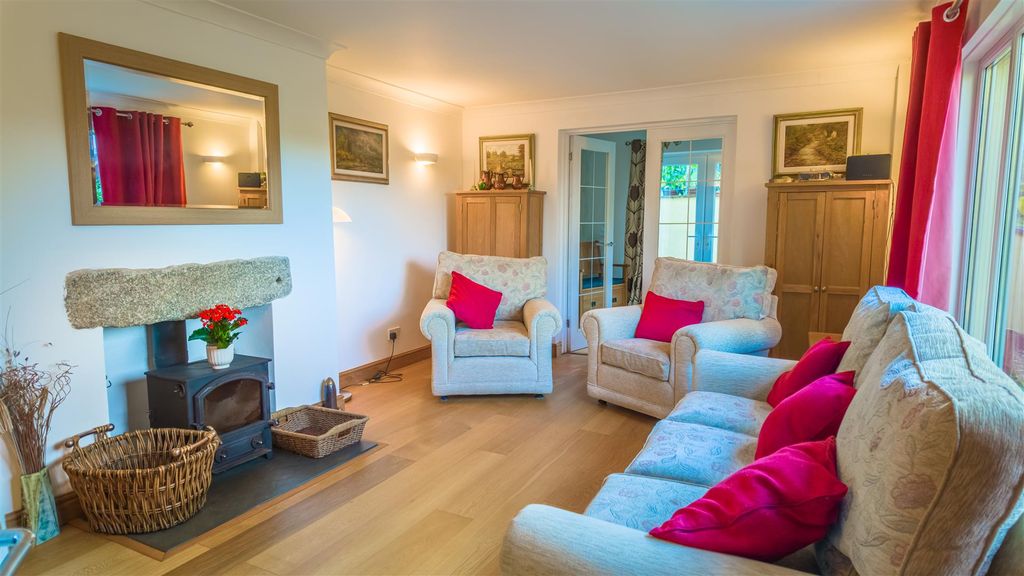 Property photo 3 of 41 Fernbank-10.Jpg