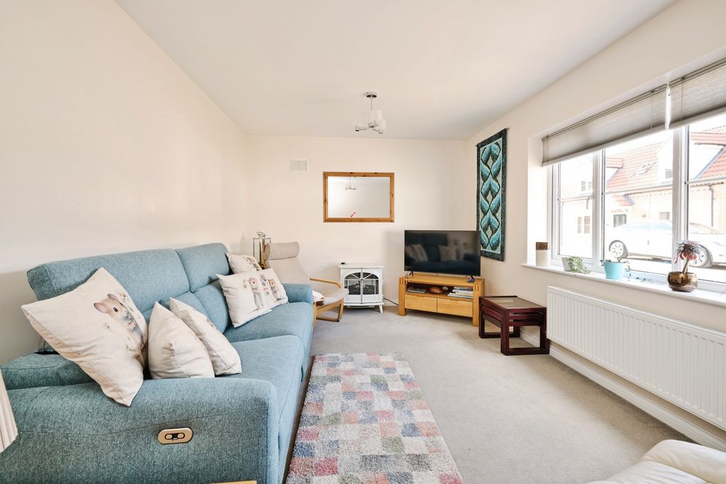 Property photo 2 of 20 16Mallardcourtholbeachspaldingpe127Fb-16