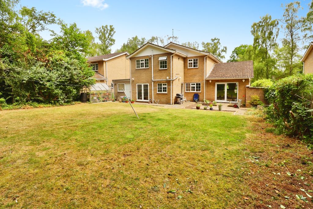 Property photo 2 of 20