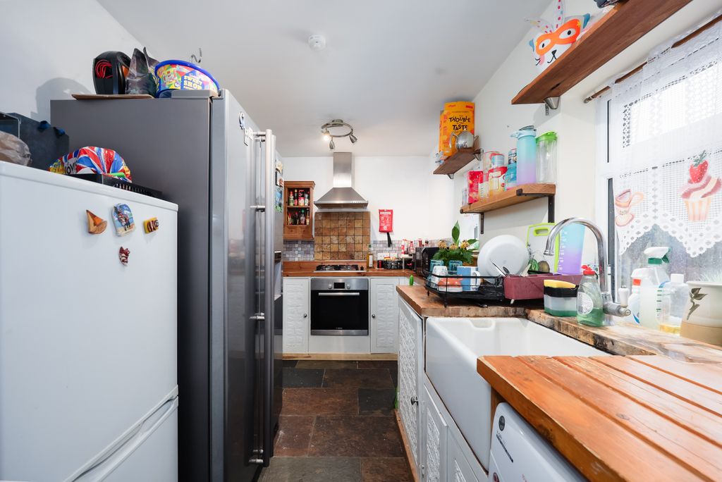 Property photo 3 of 15 29A Highbridge Walk-4