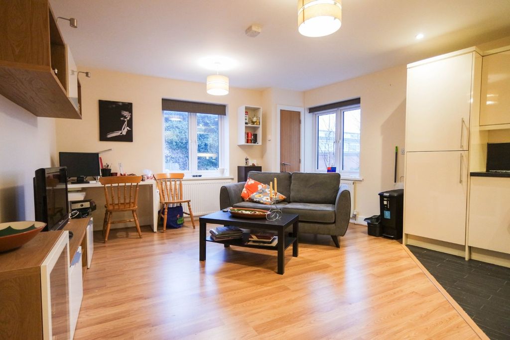 Property photo 2 of 6 3846182
