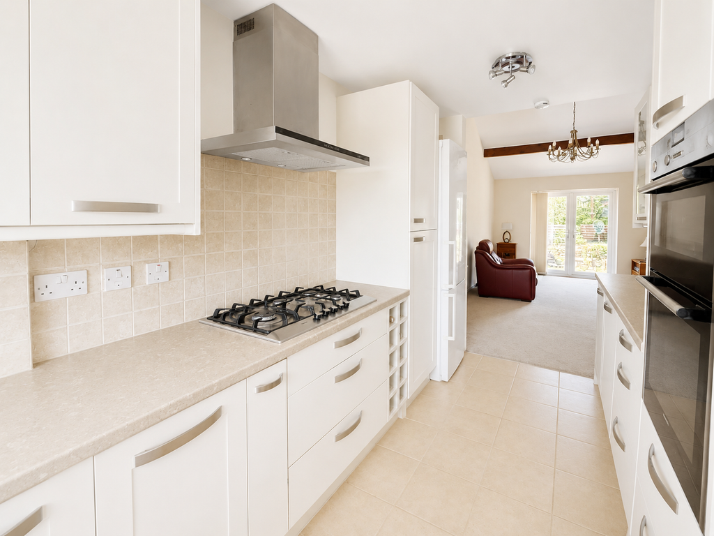 Property photo 3 of 12 Kitchen