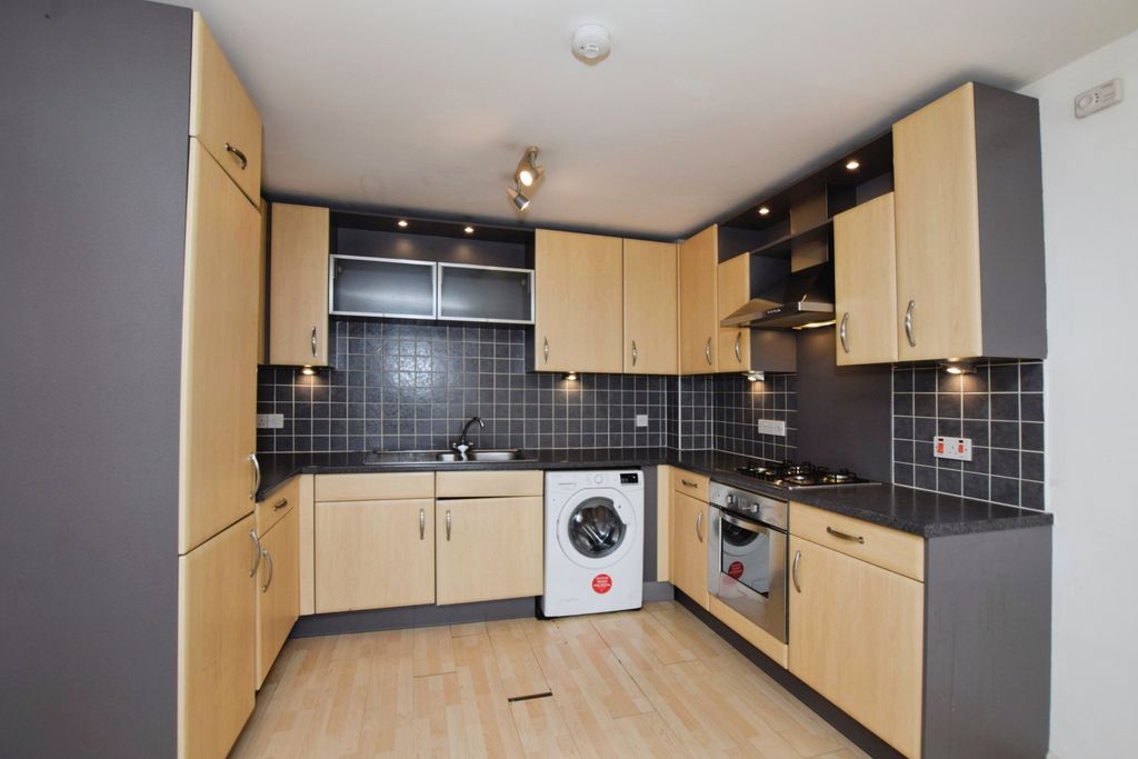 Property photo 3 of 14 Kitchen