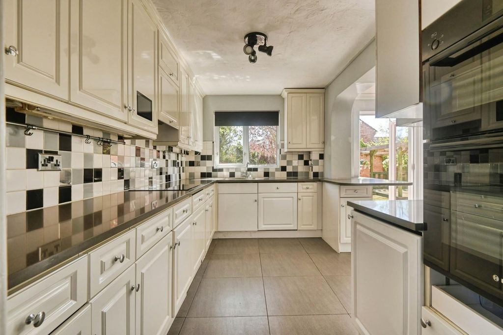 Property photo 3 of 26 62Fro7.Jpg