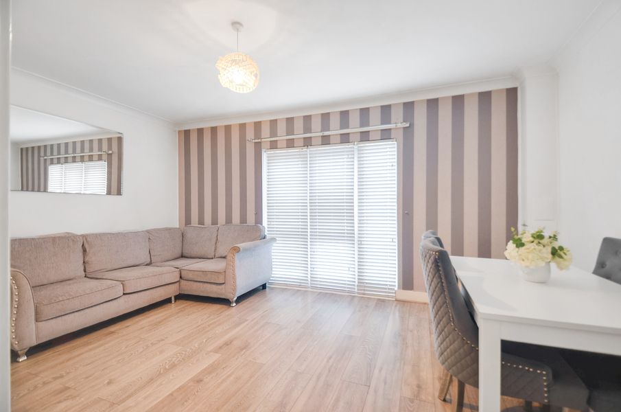 Property photo 3 of 30 Lounge (4).Jpg