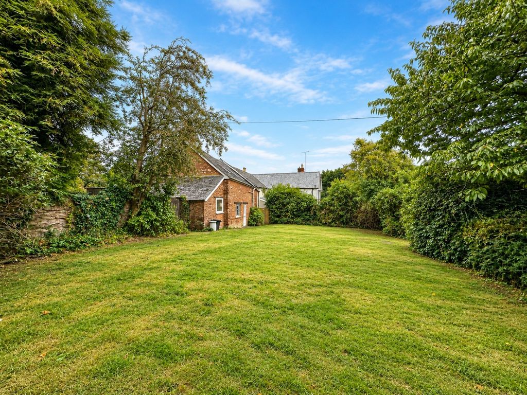 Property photo 2 of 26 5423828