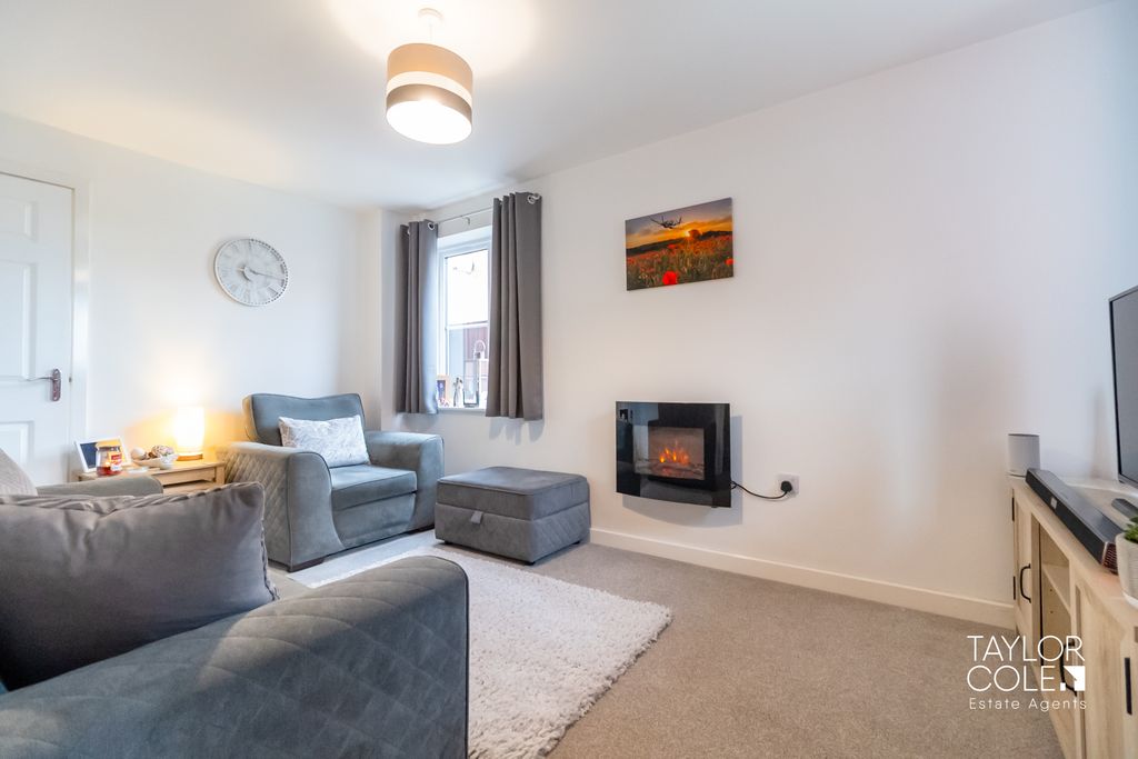 Property photo 2 of 23