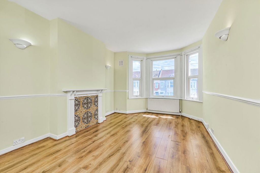 Property photo 2 of 5