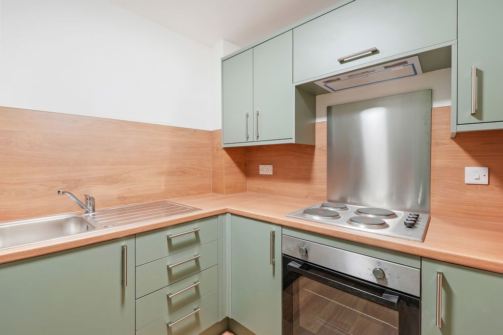 Property photo 2 of 14 Kitchen