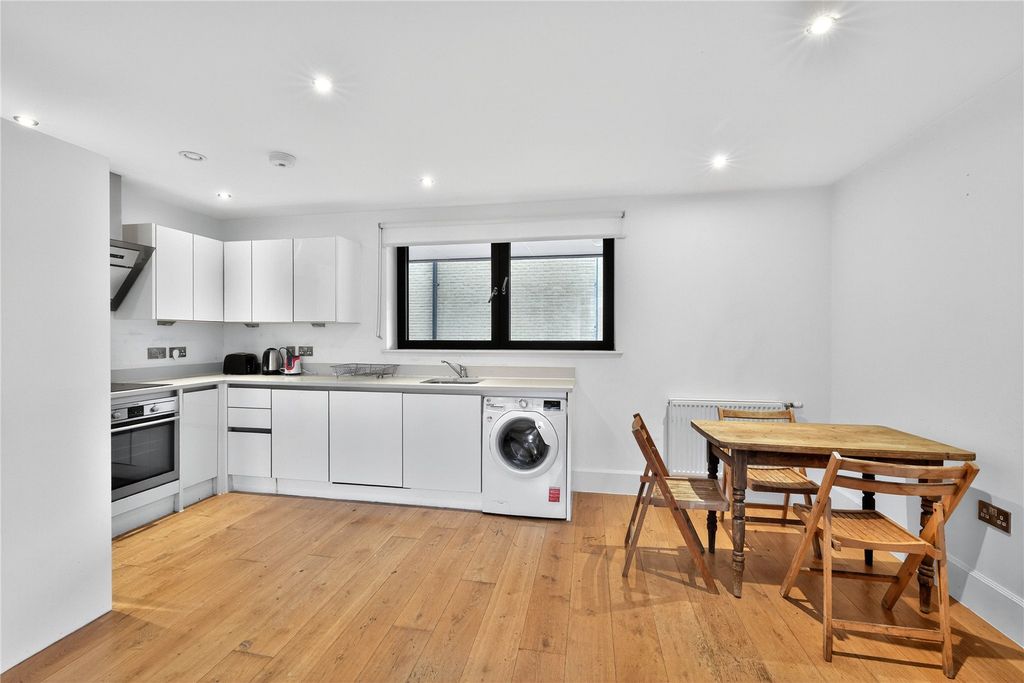 Property photo 2 of 20 Kitchen