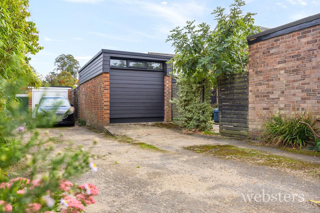 Property photo 3 of 33