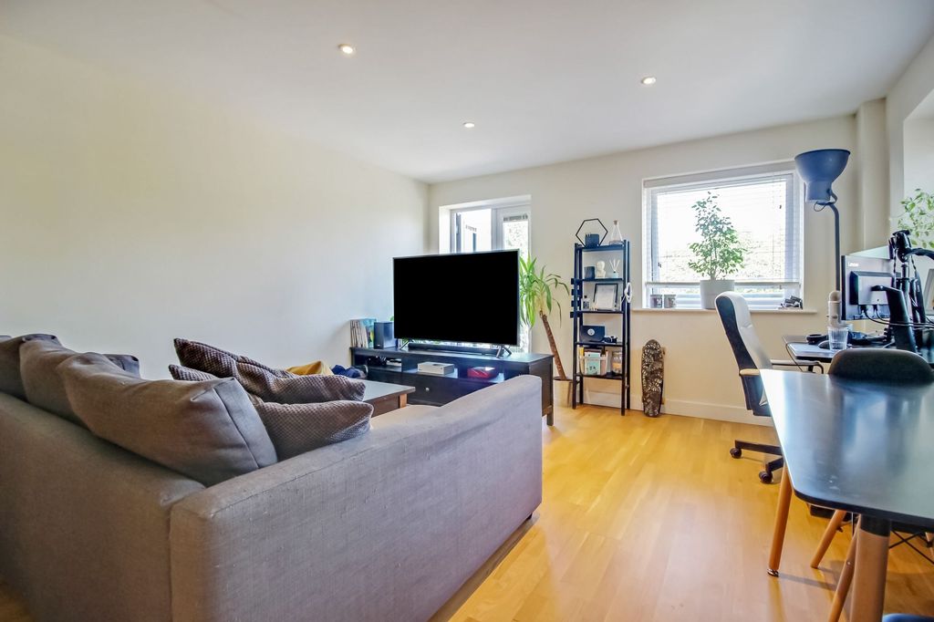 Property photo 3 of 11