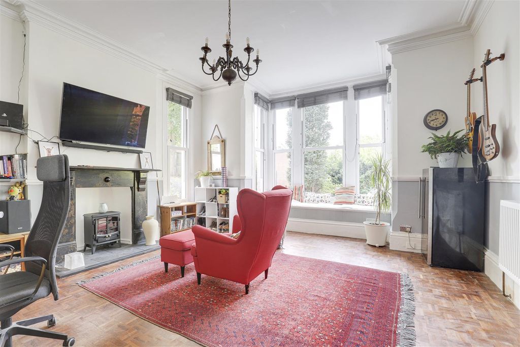 Property photo 2 of 53 8559.Jpg