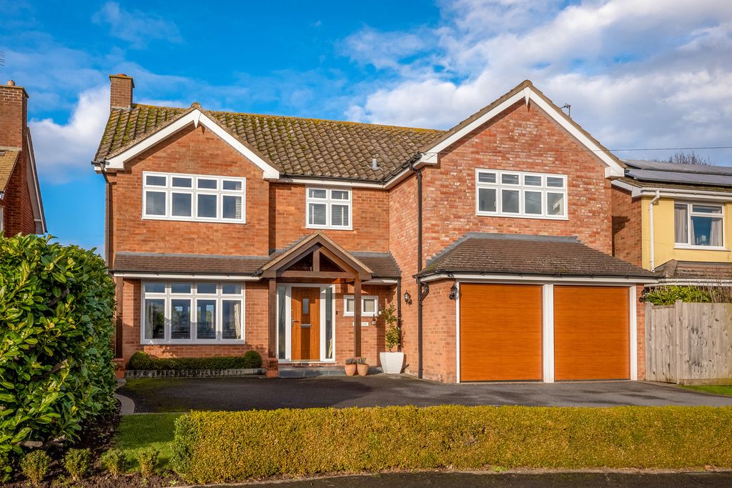 Property photo 2 of 37