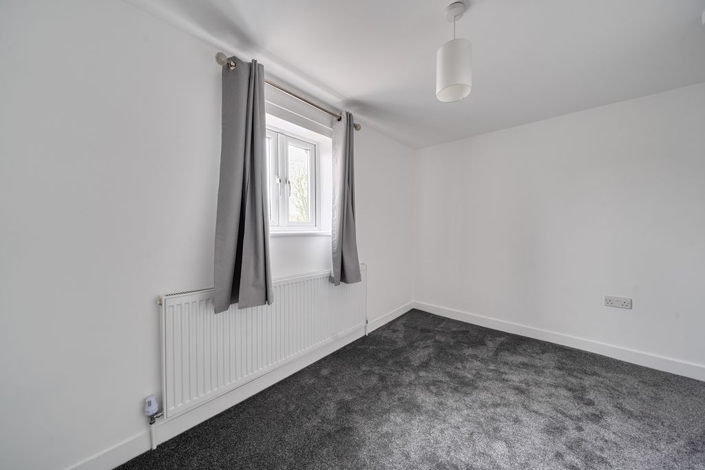 Property photo 2 of 15 1441211-16-69d92B...