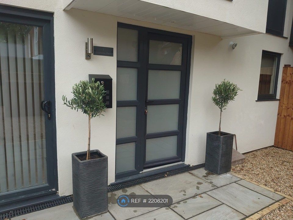 Property photo 1 of 25