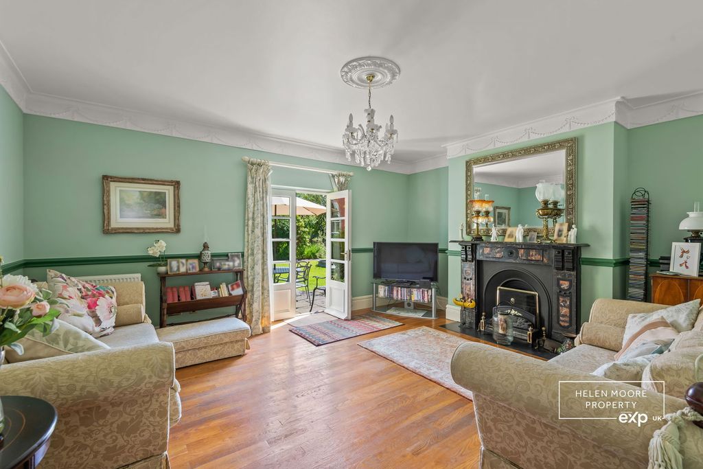 Property photo 2 of 17