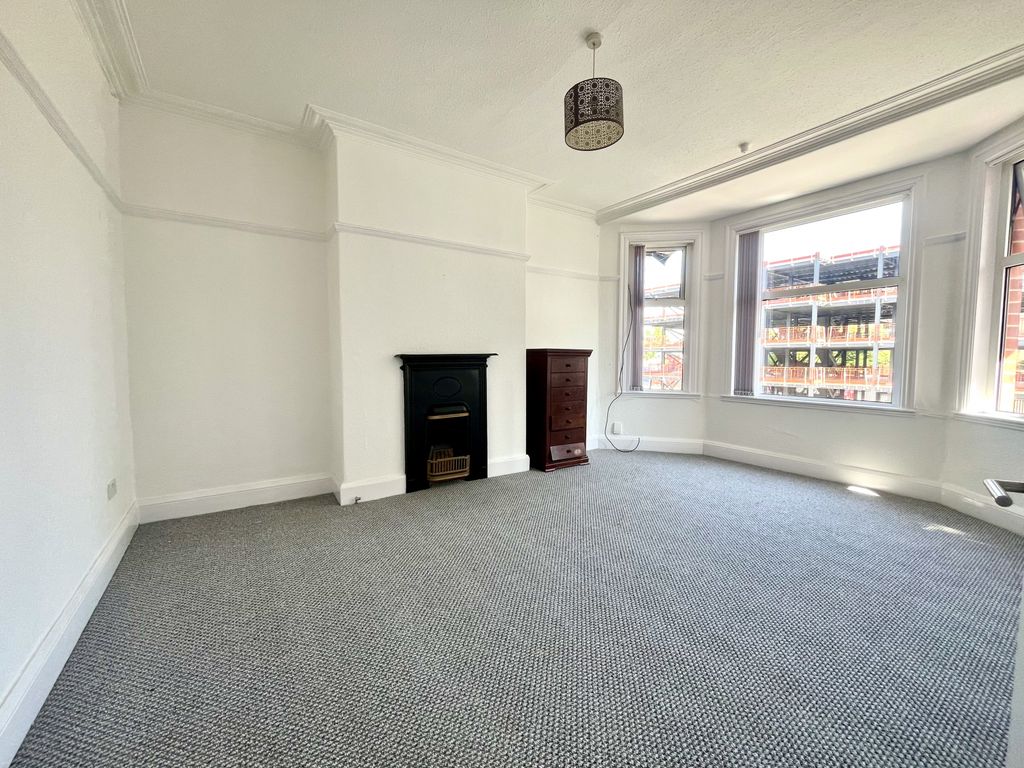 Property photo 2 of 11 Lounge