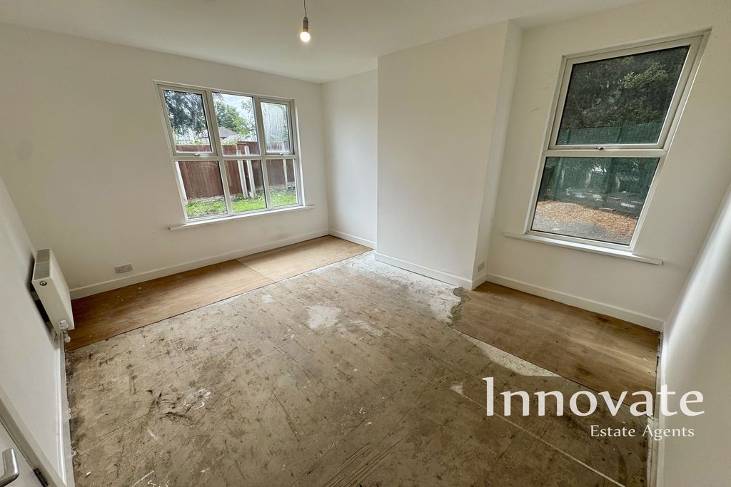 Property photo 3 of 19 Photo 6