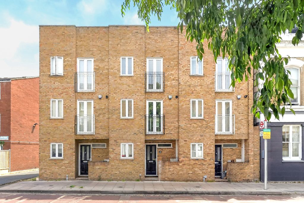 Property photo 1 of 26 Aik09325-2