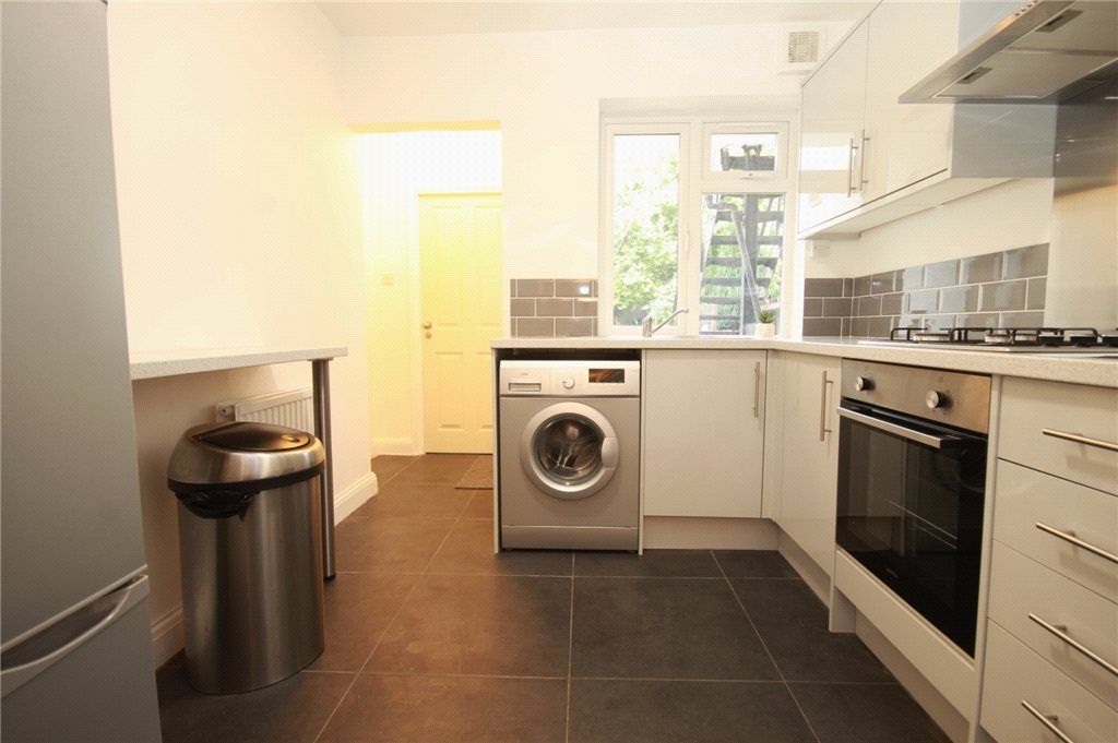 Property photo 3 of 7 Kitchen