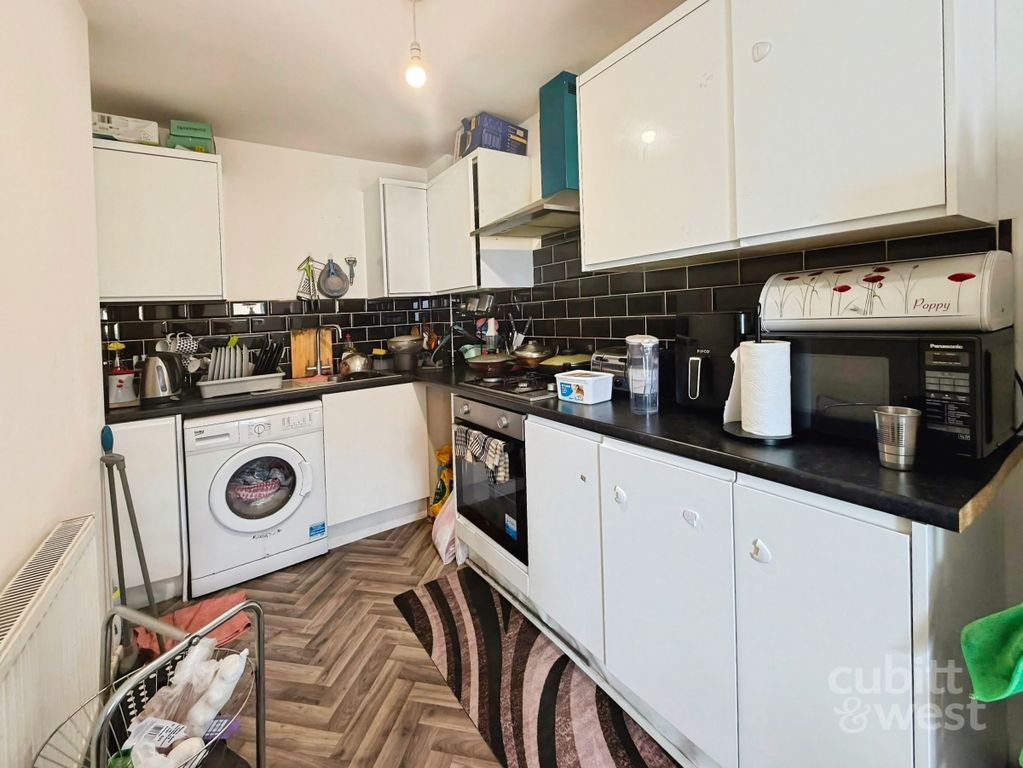 Property photo 3 of 11