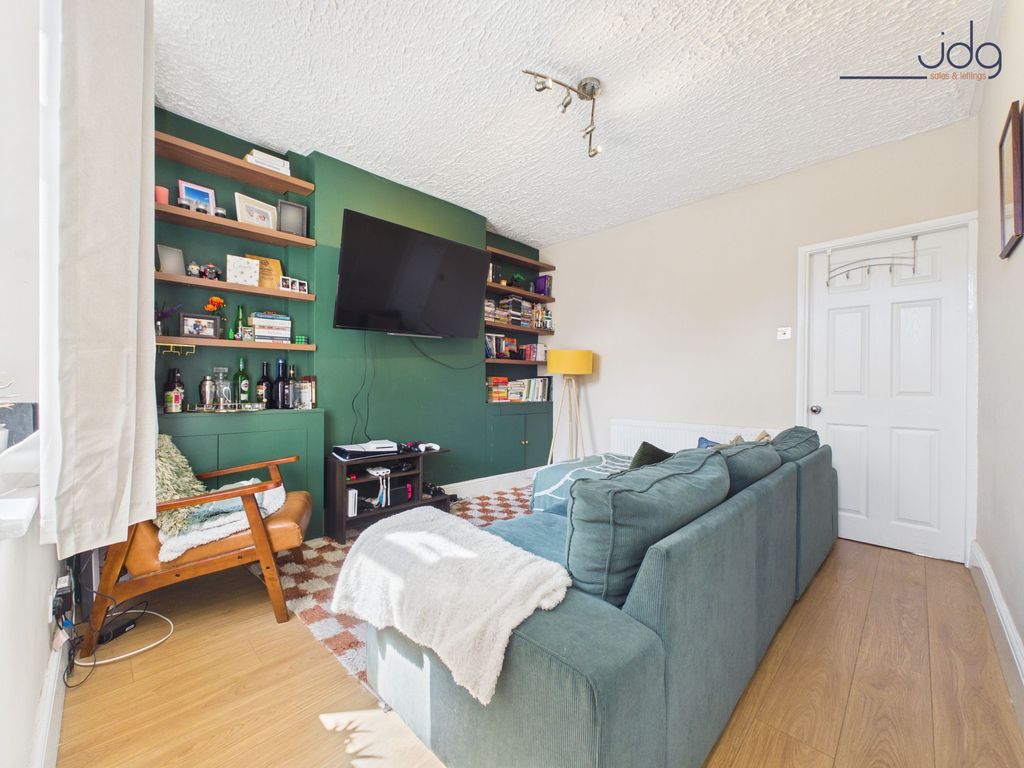 Property photo 3 of 10 Living Room