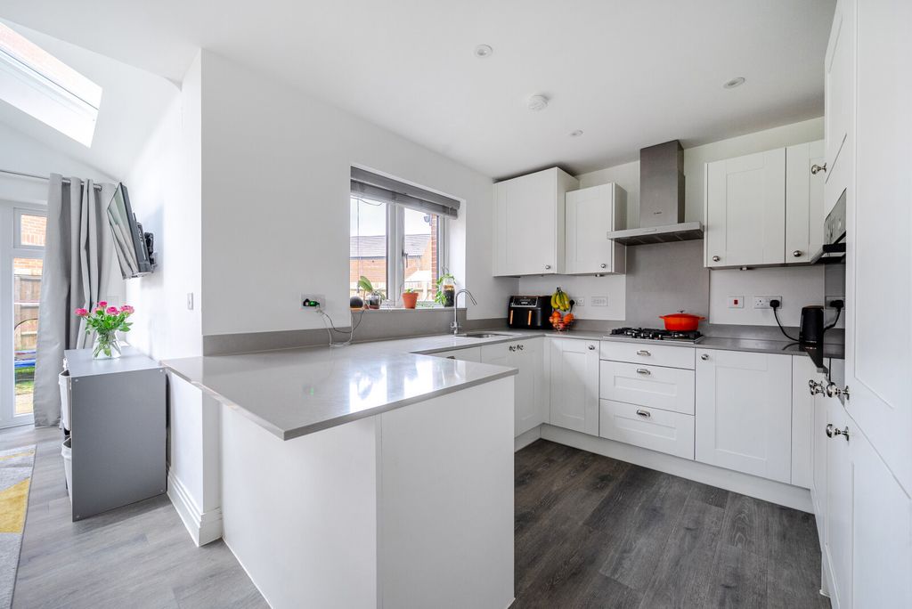 Property photo 3 of 13 Kitchen