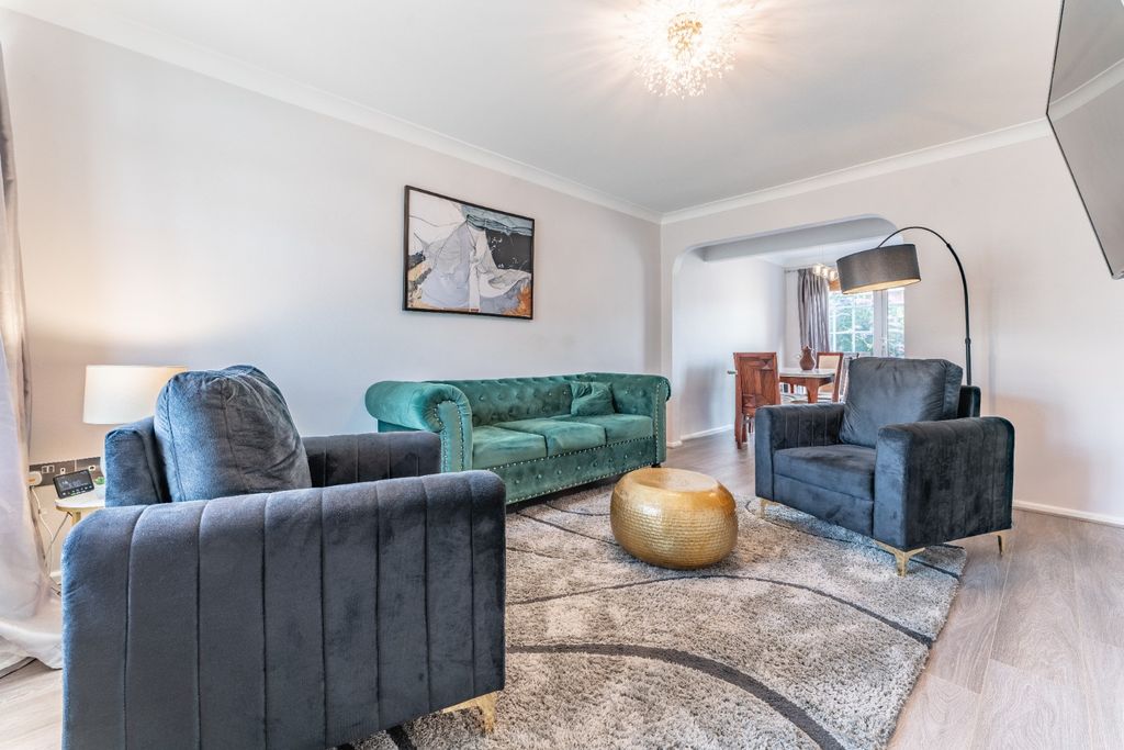 Property photo 2 of 12 5269642