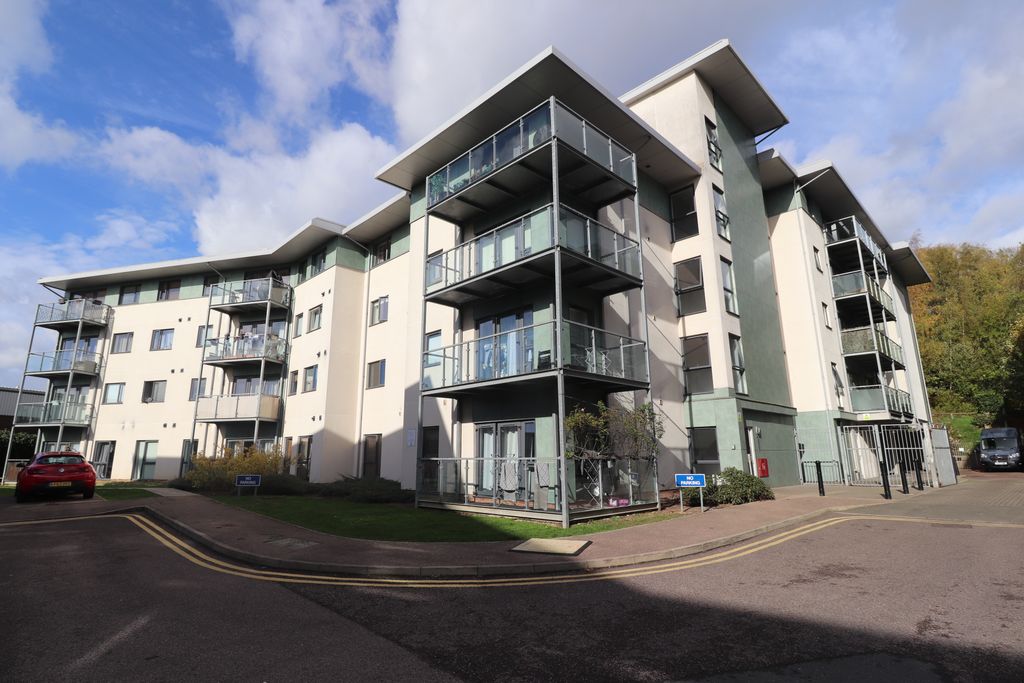 Property photo 3 of 11 Front