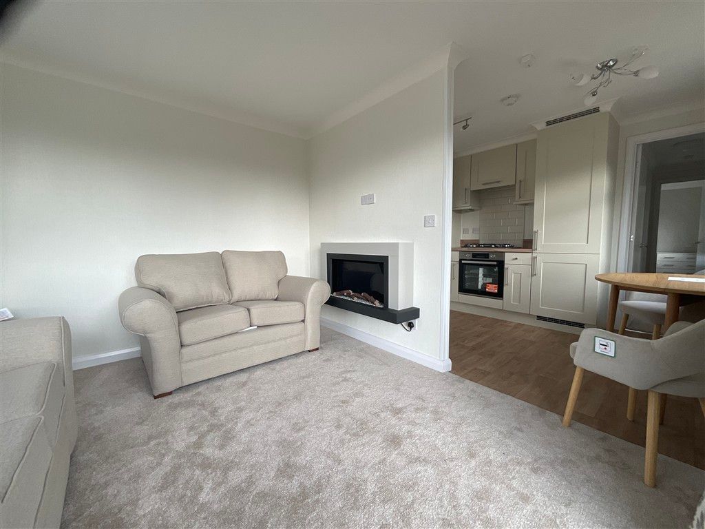 Property photo 3 of 7 Lounge