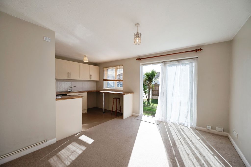 Property photo 3 of 17 Pbox-Img.Jpg