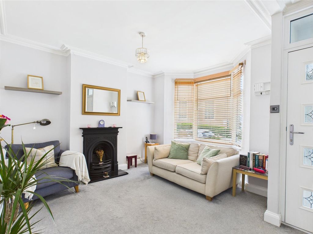 Property photo 2 of 17 Cam02885G0-Pr0386-Still005.Jpg