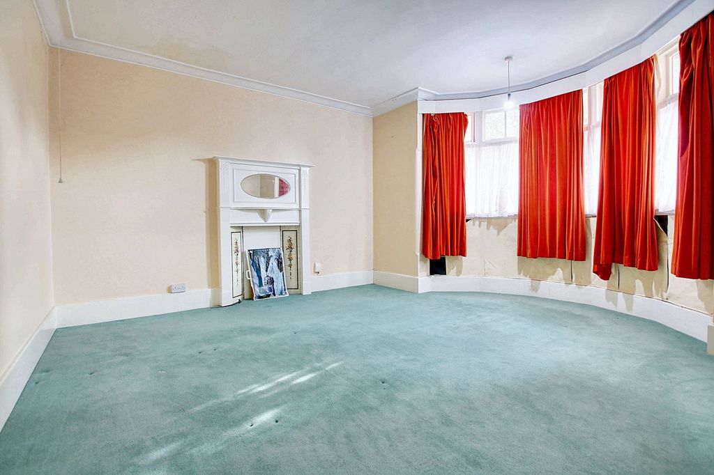 Property photo 3 of 22