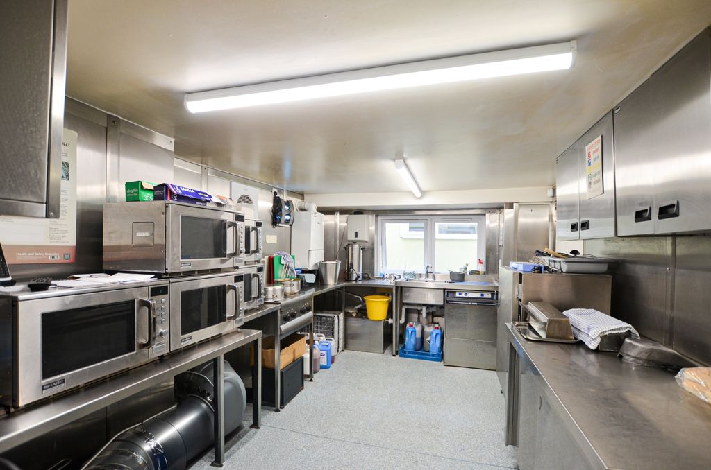 Property photo 3 of 21