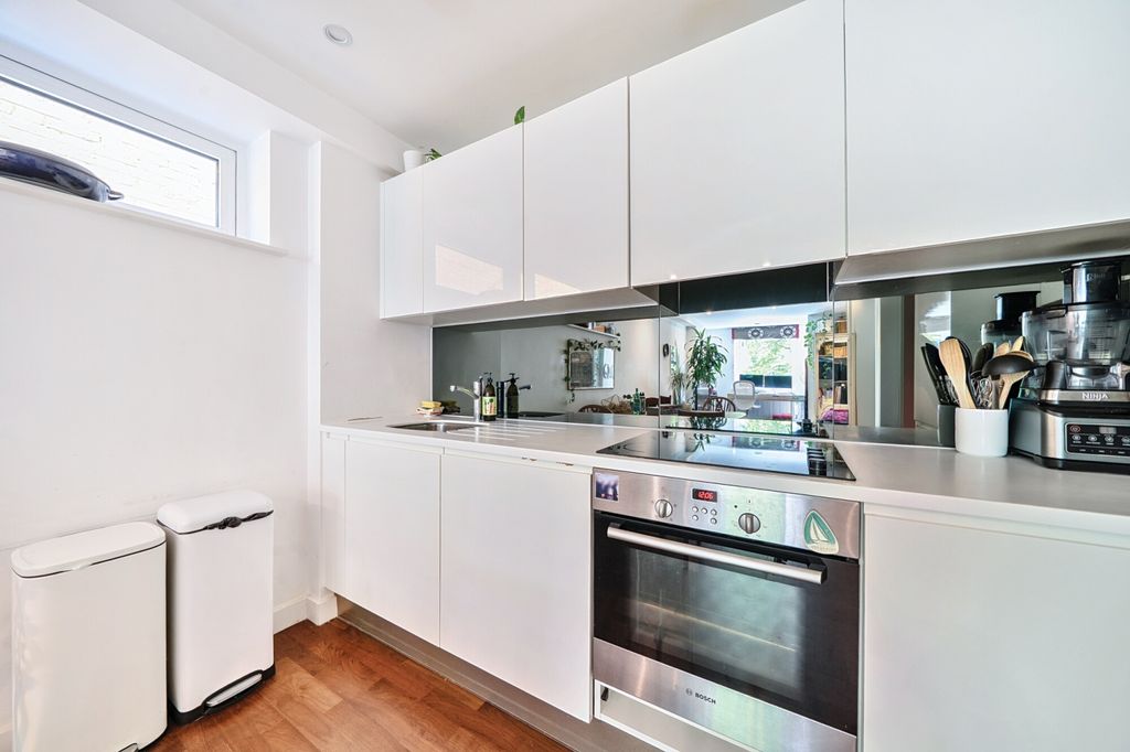 Property photo 2 of 17 Kitchen