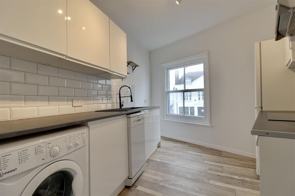 Property photo 1 of 11 8Da7Cce7-50F3-4A58-A4Dd-7Eb9D226558C_1_201_A.Jpeg