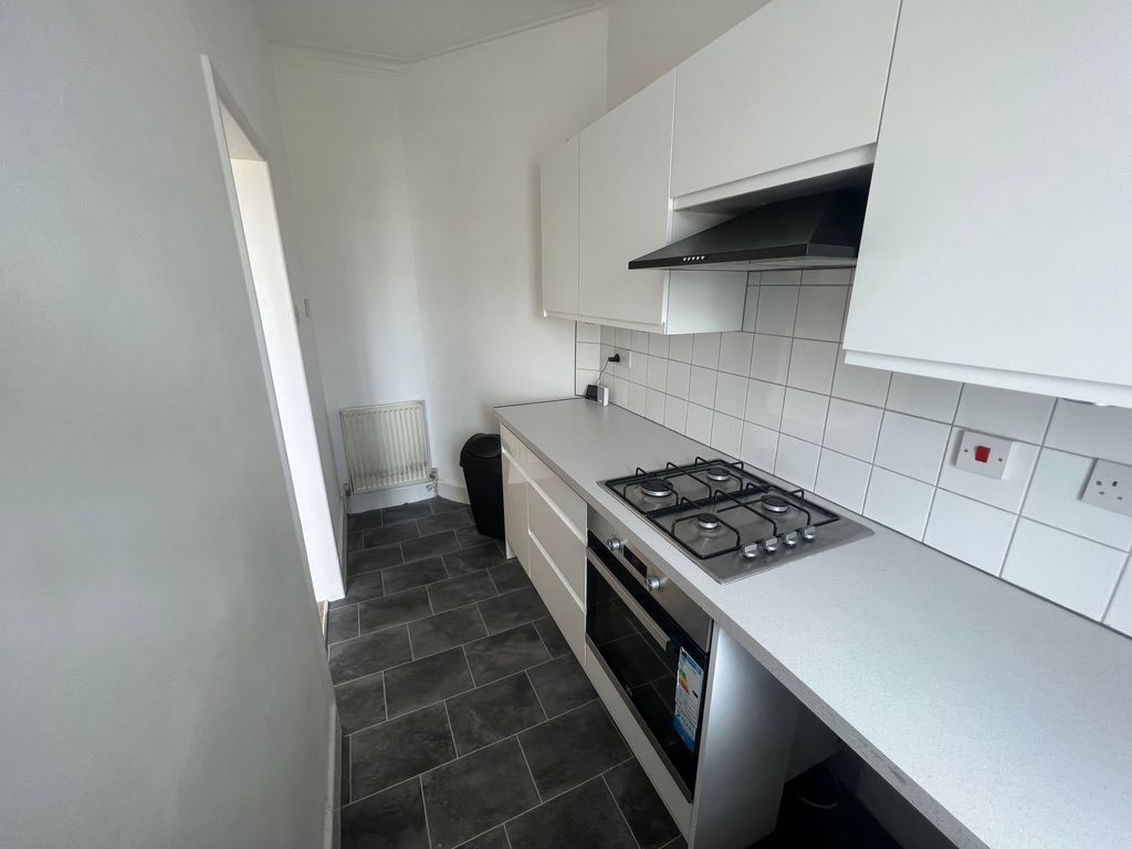 Property photo 1 of 11 Kitchen