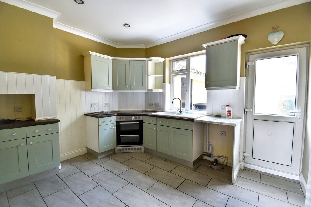 Property photo 2 of 13