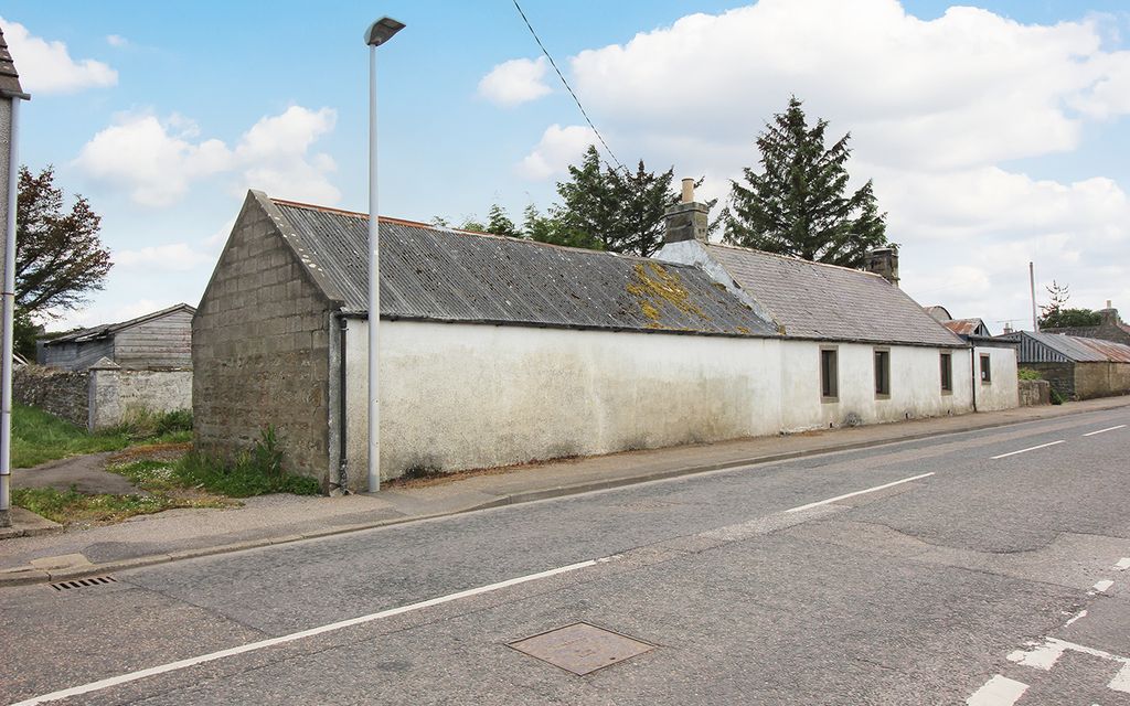 Property photo 3 of 32