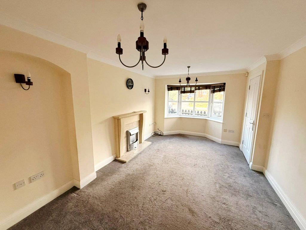 Property photo 2 of 15 Picture No. 11